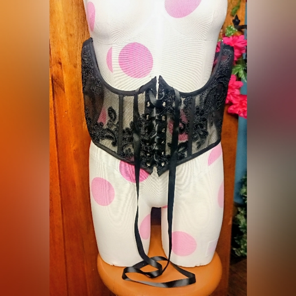 **NWOT** Elegant Black Lace Corset By Unholy 🖤 - Picture 9 of 15